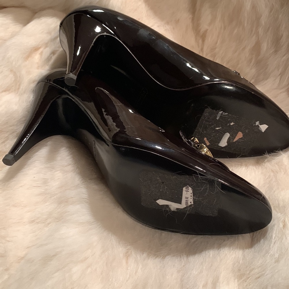 NWOT enamel coach heels - Picture 5 of 6
